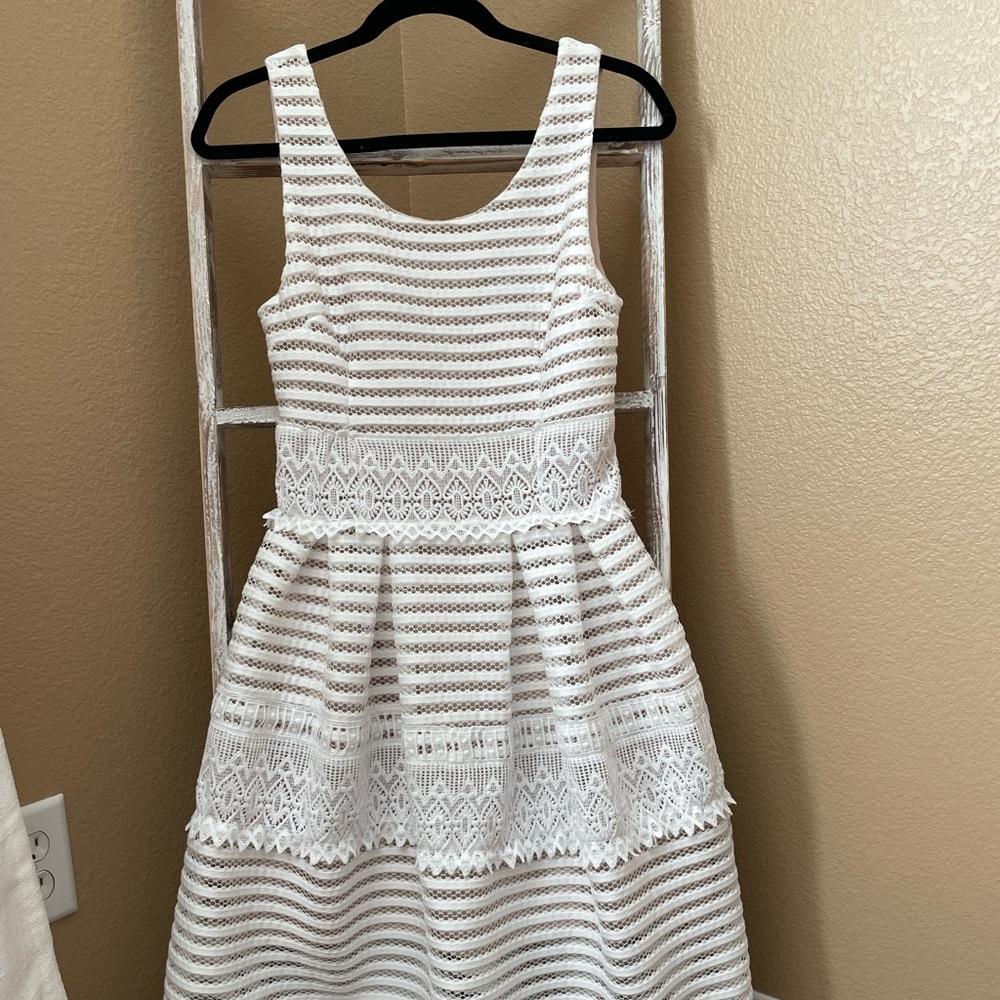Gianni Bini white dress